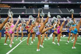 Jennifer is the perfect example of a dallas cowboys cheerleader. Cmt S Dallas Cowboy Cheerleaders Making The Team Is Gearing Up For Their First Meeting Of The New Season Glitter Magazine