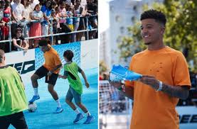 Tiene la puntera y la trasera adornadas con grabados de escamas. Jadon Sancho Archives Page 3 Of 6 Versus