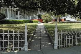 Posts About Douglas Ga On Vanishing South Georgia Photographs By Brian Brown Victorian Architecture Georgia Usa Iron Gate