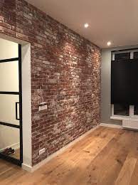 Voor de bakstenen muur is 'n vlakke, cementgebonden en draagkrachtige ondergrond belangrijk. Industriele Stenen Wand House Interior Interior Design Bedroom Home