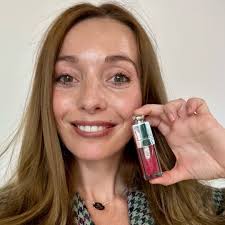 callherkarenbby finds the confidence to move her way in our new Midnight  Iris shade. #ShapedBySPANX SHOP NOW: https://spanx.visitlink.me/7dFXBF