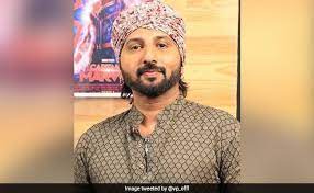 Anandha kannan was a most popular vj anchor in sun music channel. Pv0z1hnfj1bdm