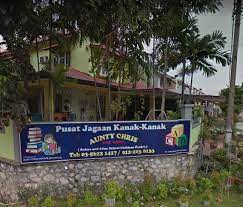 Oleh hal demikian, keperluan bantuan pusat asuhan akan lebih dirasakan kerana peratusan wanita berkahwin yang bekerja pada tahun 2002 sudah mencecah 62.5 peratus. Jabatan Kebajikan Masyarakat
