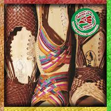 La cumbia del sureste o chunchaca, 1 es una variante del subgénero cumbia mexicana, ritmo musical reconocido en la región que abarca los estados selváticos de veracruz, tabasco, campeche, chiapas, yucatán, quintana roo y algunas regiones de oaxaca, en la cual predomina el uso de saxofones (generalmente el saxofón soprano) y sintetizadores principalmente como gestoras del compás, aunque. Huaraches Calzado Tipico Mexicano Hecho A Mano Como Dice Paco Padilla Todos Los Que Traen Zapatos Huelen A Puro Sudor Zapatos Calzas Mexico Tradiciones