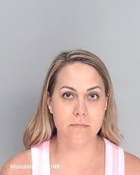 Lora Deluna's Instagram, Twitter & Facebook