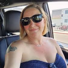 Jessica Bechtold's Instagram, Twitter & Facebook