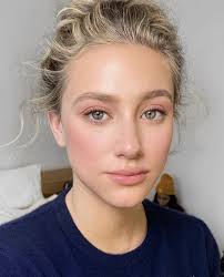 Ester expósito is a young model and spanish actress. Lili Reinhart Mit Zopf
