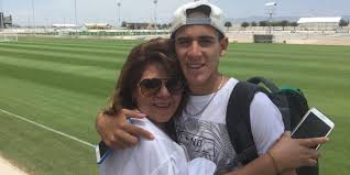 Born in the united states, he. La Capital El Apoyo Especial De La Mama De Santiago Munoz
