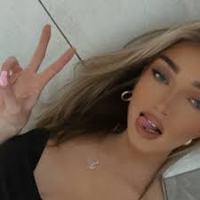 Stream Ella Lacey music