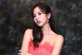 5 Female K Pop Idols Who Undeniably Exude That Crazy Rich Asian Vibe In 2020 Korean Celebrity News Mina Event