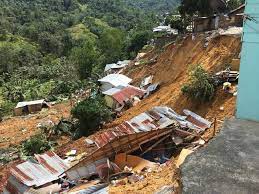 Di sebuah tapak pembinaan di penang, malaysia, akibat tanah runtuh yang disebabkan oleh hujan lebat pada hari jumaat, bilangan orang yang terbunuh meningkat kepada 9. 12 Rumah Ranap Akibat Tanah Runtuh