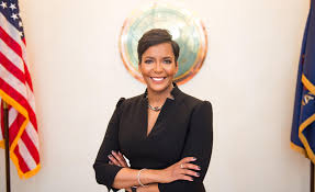 Keisha lance bottoms looks like she's auditioning for white people, like she wants to be consider for a higher position…this kind of talk is how you get your. Keisha Lance Bottoms Bio Net Worth Age Married Husband Career Salary Ethnicity Facts Family