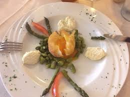 Scoprite subito come realizzare ricette secondi alle verdure gustose e sane, perfette per le vostre cene in compagnia o i vostri pranzi in ufficio. Uovo In Camicia Fritto Con Asparagi E Ricotta Al Limone Picture Of Piane Belle La Supa Varallo Tripadvisor