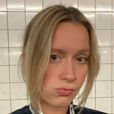 Emma Demarco's Instagram, Twitter & Facebook