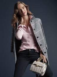 Vogue And The Pink Shirt Brooks Brothers Womens Winter Fashion Outfits Pink Shirt Outfit Casual Fashion