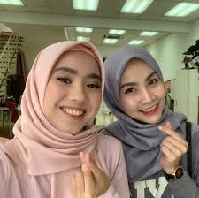 Kuala terengganu's sultan mahmud airport ( tgg ) has around half a dozen flights per day to kuala lumpur (1 hour) on malaysia airlines and airasia. Sendayu Tinggi By Kak Elly Home Facebook