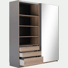 Voici une autre jolie et moderne idée: Armoire Dressing Avec 2 Portes Coulissantes Effet Chene Gris Nestor Dressing Alinea