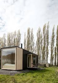 Cabane Dans Les Arbres Ou Cabane Sur Roulette Dormir Dans Une Cabane Ca Vous Inspire Elle Decoration Cabane Dans Les Arbres Petite Maison Bois Maison Container