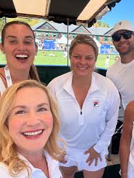 What a weekend at the @tennishallofame. Thank you to the queen  @clijsterskim for letting me play tennis with you and celebrate the legends  of the game we love (no pun intended). Ok