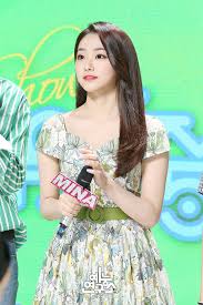 Pin Oleh Ahra Nblz Di K Pop Entertainment Bentuk