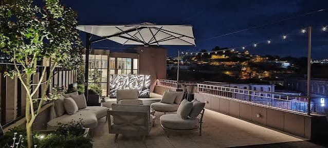 Mapstr - Bar Amura - Bar & Rooftop Lounge Porto - Restaurant, Terrasse, Cocktail, Tapas, Rooftop