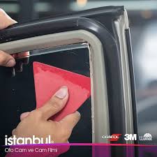 arac kullanirken torpidodan ve metal esyalardan gelen gunes yansimasi goz almasina ozellikle kol saati vites kolu ve konsolda kullanilan metal esyalardan yansiy