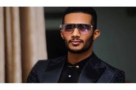 وأشار إلى أن الفنان محمد رمضان تواصل معه ليغني في المسلسل، وسأله هل لديه مشكلة بسبب أداء الفنانة سمية الخشاب دور البطولة أمامه، فرد عليه سعد قائلا: Ø£Ø²Ù…Ø© Ø¨ÙŠÙ† Ù…Ø­Ù…Ø¯ Ø±Ù…Ø¶Ø§Ù† Ùˆ Ø³Ù…ÙŠØ© Ø§Ù„Ø®Ø´Ø§Ø¨ ÙˆØ§Ø´ØªØ¨Ø§Ùƒ Ø¨ÙŠÙ†Ù‡Ù…Ø§ Ø§Ù„Ù…ØµØ±ÙŠÙˆÙ†