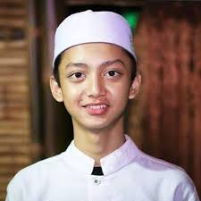 Hayyul hadi lirik shalawat gus azmi feat hafidzul ahkam syubbanul muslimin, lengkap teks tulisan arab, tulisan latin dan video. Lirik Lagu Sholawat Hayyul Hadi Versi Gus Azmi