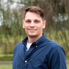 Forrest Manning's Instagram, Twitter & Facebook