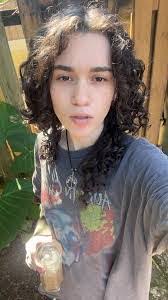 Elsa Morton's Instagram, Twitter & Facebook