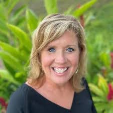 Danielle Hilliard's Instagram, Twitter & Facebook