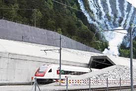 Das familienfreundliche hotel badus in andermatt erreichen sie bequem mit dem zug sowie über den gotthardtunnel. Fotos Eroffnungsfeier Fur Den Gotthard Tunnel Schweiz Fotogalerien Badische Zeitung