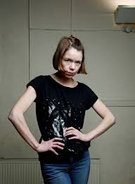 Anna had dreamed all her life of becoming actress even though her family had no background in the arts whatsoever. Anna Maxwell Martin Good Omens Beelzebub Photo Women Anna