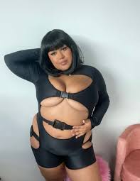 OnlyFans @aintnowifeyxoxo - Profile, photos & links - Babepedia