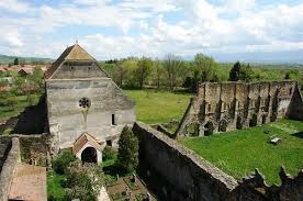 Portarul de 34 de ani, aflat în vacanță în croația, a fost filmat în timp ce cânta un cântec controversat, folosit de extremiștii de dreapta: MÄƒnÄƒstirea CarÈ›a Un Loc Bantuit Sursa De InspiraÈ›ie Pentru Filmul De GroazÄƒ CÄƒlugÄƒriÈ›a