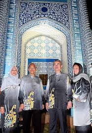 Taman tamadun islam (tti) adalah sebuah taman tema yang mengetengahkan keunggulan seni warisan dan seni bina islam dari seluruh pelosok dunia yang terletak di pulau wan man, kuala terengganu yang sebelum ini dianggap tidak berpenghuni dan dipenuhi hutan nipah. Flickriver Photos From Mazhaliza