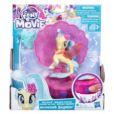Ponei Pe Scena Zola Cu Sunete Pentru Fetite Roz 20x8x23 Cm Emag Ro You don't have to have been a childhood fan of the my little pony toys to be able to enjoy the stories, cartoons and games that surround these charming little characters. ponei pe scena zola cu sunete pentru fetite roz 20x8x23 cm