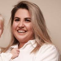 Kimberly Brink's Instagram, Twitter & Facebook