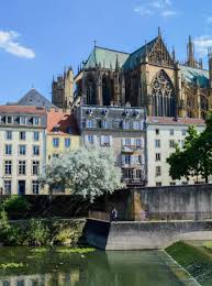 Le magnifique (literally the magnificent; 72 Heures A Metz Les Meilleures Adresses De La Ville Jardin