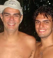 Segundo o colunista leo dias, do uol, o 'filho esquecido' é lug de paula, interprete do seu boneco. Nizo Neto Desabafa Sobre Mudanca De Comportamento De Rian Brito Apos Uso Do Cha De Ayahuasca Entretenimento R7 Famosos E Tv