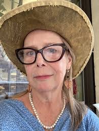 Ed Hoxsie's Instagram, Facebook & TikTok