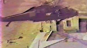 Early in the film, after the helicopter extracts hoot from his surveillance mission harrell: Never Before Seen Military Footage Of Black Hawk Down Cbs News