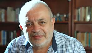 Juego de máscaras y voces