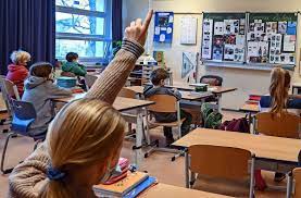 Prasenzunterricht Warum Baden Wurttemberg Die Schuler Zuruck In Die Schule Holt Baden Wurttemberg Stuttgarter Zeitung