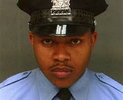 Fallen officer to be honored with police hero plaque sponsored by GameStop 