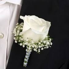 The word boutonniere derives from the french word; Groomsmen S Boutonniere Matching Wedding Bouquet N 25 I Husi Bloma Flower Delivery Shop Iceland