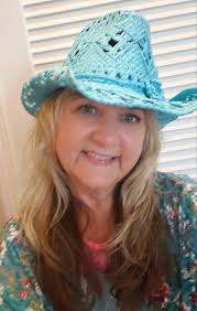 Makes everything better 🌊 Don't ya think? #seashellsheryl #beachvibes  #beach