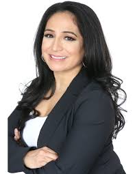 Sara Reel's Instagram, Twitter & Facebook