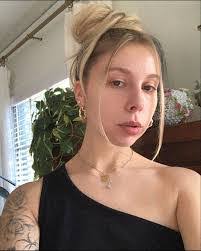 Mary Capozzi's Instagram, Twitter & Facebook