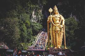 Learn about hinduism, enjoy culture, and go on the hunt for rare insects in dark cave. Batu Caves In Kuala Lumpur Erlebnisbericht Eintritt Und Tipps